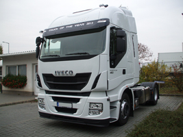 IVECO HI-WAY nyerges vontató